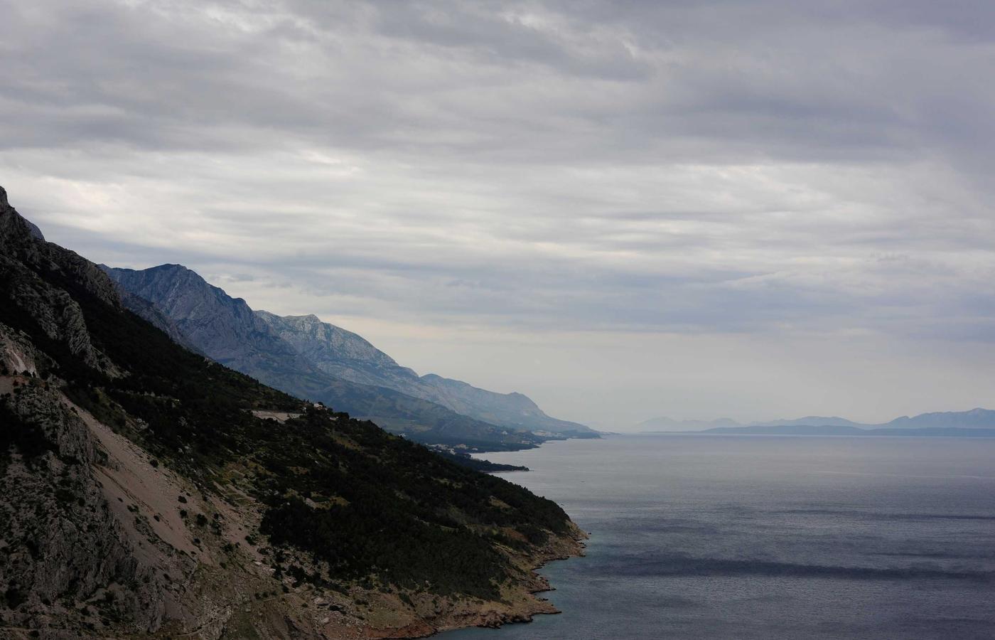 Mentor discutând cu un student